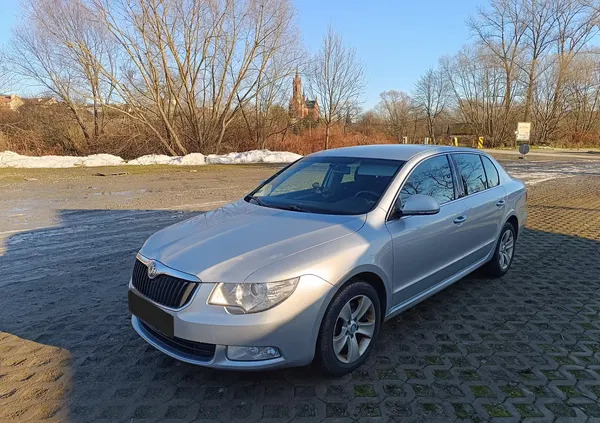 podkarpackie Skoda Superb cena 23000 przebieg: 335000, rok produkcji 2012 z Kołaczyce